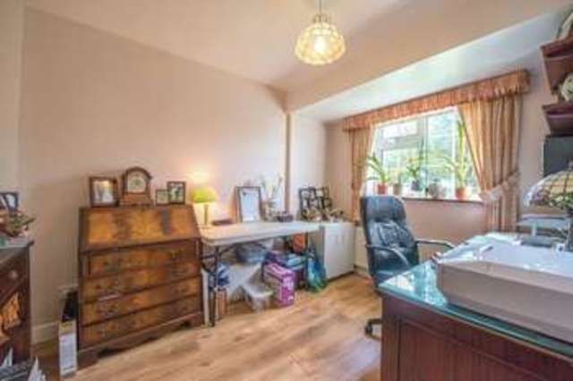  Image of 4 bedroom Detached house for sale in The Grazings Hemel Hempstead Industrial Estate Hemel Hempstead HP2 at The Grazings  Hemel Hempstead, HP2 5JN