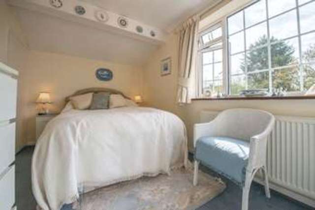  Image of 4 bedroom Detached house for sale in The Grazings Hemel Hempstead Industrial Estate Hemel Hempstead HP2 at The Grazings  Hemel Hempstead, HP2 5JN