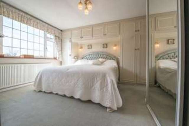  Image of 4 bedroom Detached house for sale in The Grazings Hemel Hempstead Industrial Estate Hemel Hempstead HP2 at The Grazings  Hemel Hempstead, HP2 5JN