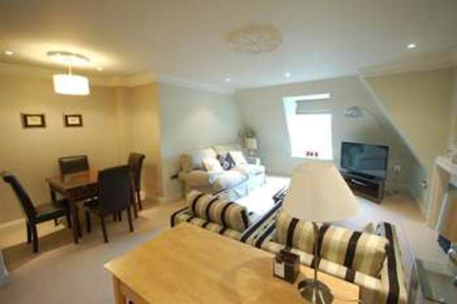  Image of 2 bedroom Property to rent in The Mount Caversham Reading RG4 at Treetops, The Mount Reading Reading, RG4 7RE