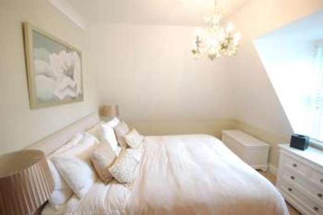  Image of 2 bedroom Property to rent in The Mount Caversham Reading RG4 at Treetops, The Mount Reading Reading, RG4 7RE