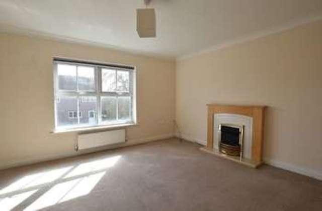  Image of 3 bedroom Property to rent in The Willows Hull HU7 at The Willows  Hull, HU7 4WH