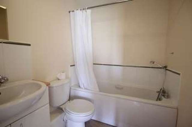  Image of 3 bedroom Property to rent in The Willows Hull HU7 at The Willows  Hull, HU7 4WH