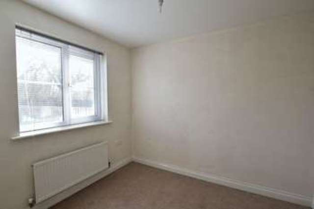  Image of 3 bedroom Property to rent in The Willows Hull HU7 at The Willows  Hull, HU7 4WH