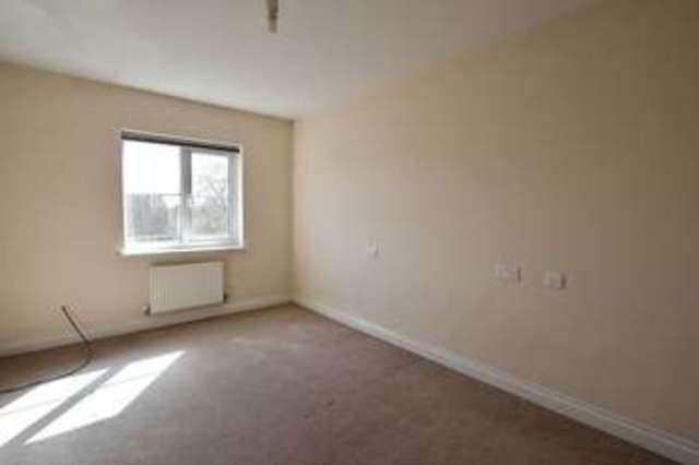  Image of 3 bedroom Property to rent in The Willows Hull HU7 at The Willows  Hull, HU7 4WH