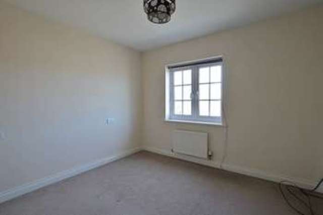  Image of 3 bedroom Property to rent in The Willows Hull HU7 at The Willows  Hull, HU7 4WH