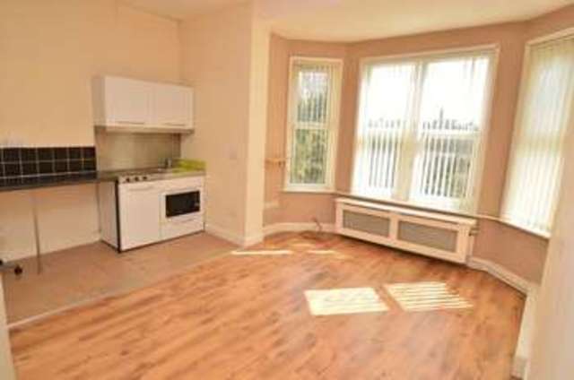  Image of 1 bedroom Flat to rent in Third Avenue Nottingham NG7 at Third Avenue  Sherwood, NG7 6JH