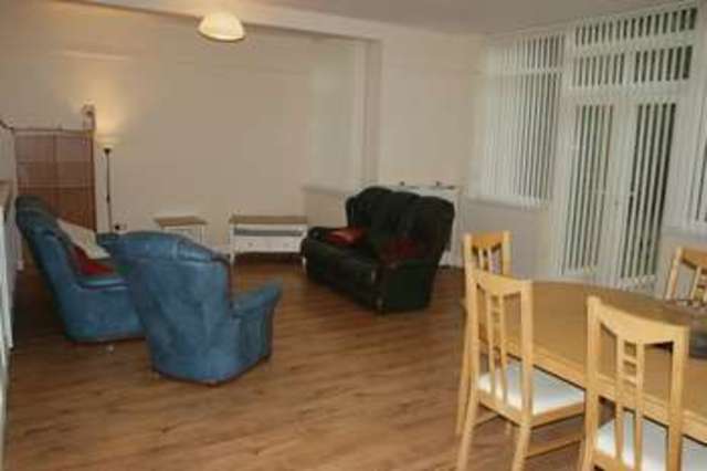 Image of 4 bedroom Semi-Detached house to rent in Third Avenue Nottingham NG7 at Third Avenue  Sherwood Rise, NG7 6JH