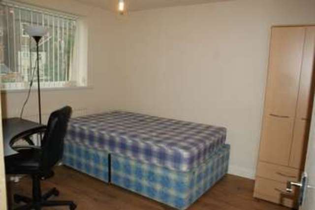  Image of 4 bedroom Semi-Detached house to rent in Third Avenue Nottingham NG7 at Third Avenue  Sherwood Rise, NG7 6JH