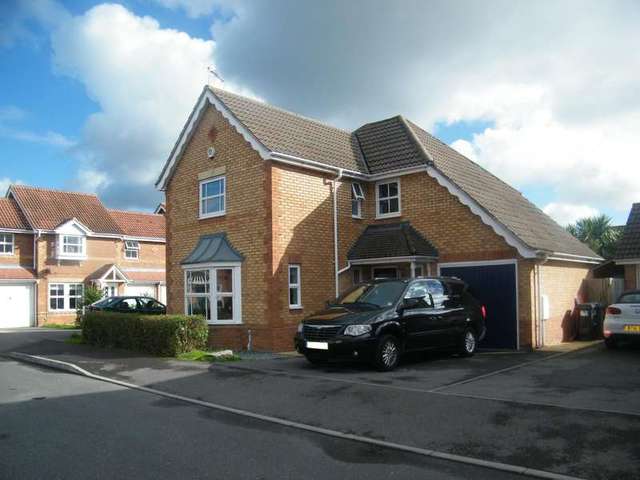  Image of 4 bedroom Detached house to rent in Seagrim Road Bournemouth BH8 at Bournemouth, BH8 0BD
