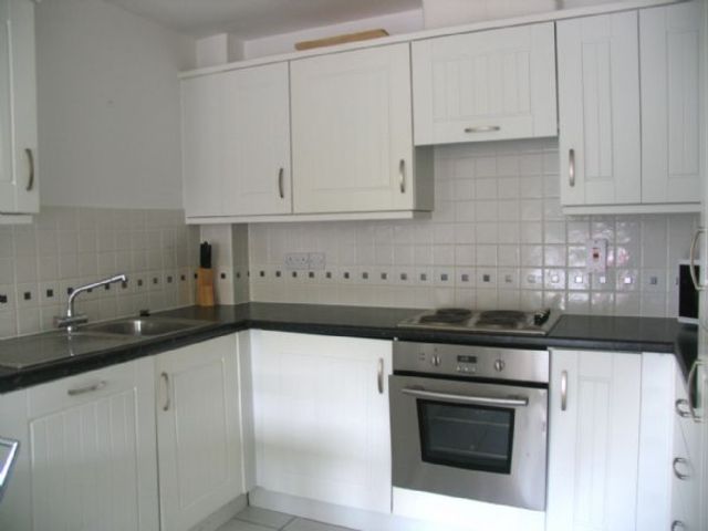  Image of 2 bedroom Flat to rent in Toad Lane Blackwater Camberley GU17 at Toad Lane Blackwater CAMBERLEY, GU17 9AG