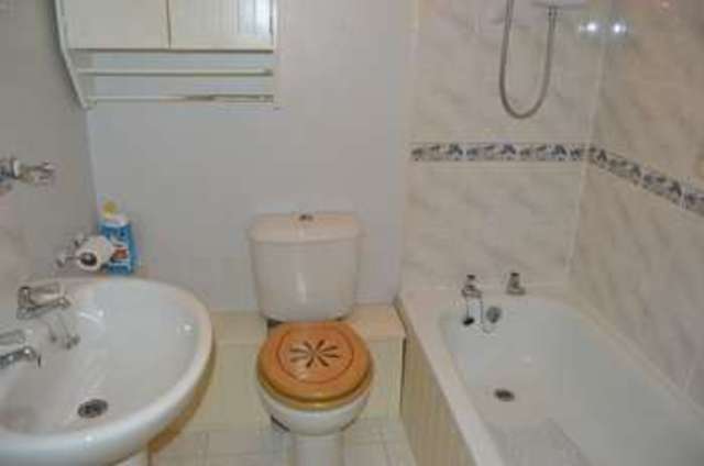  Image of 1 bedroom Retirement Property for sale in Town Lane Newport PO30 at Town Lane  Newport, PO30 1AR
