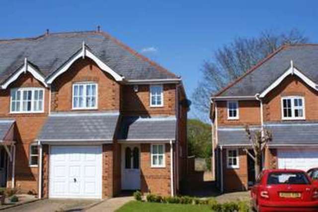  Image of 3 bedroom Terraced house for sale in High Street Twyford Reading RG10 at High Street Twyford Reading, RG10 9AF