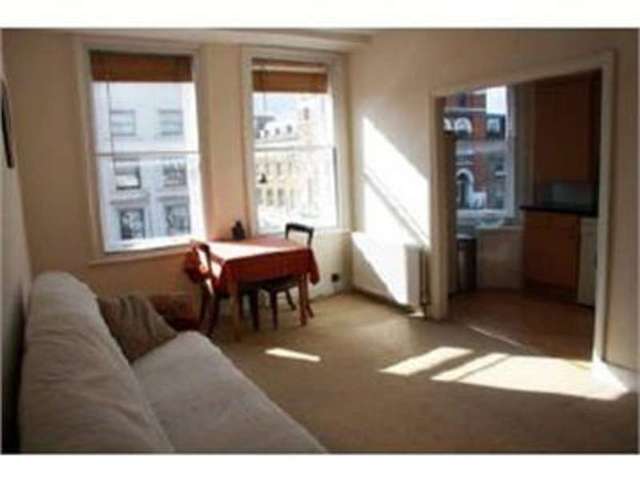  Image of 2 bedroom Flat to rent in Upper Street London N1 at London, N1 2UQ