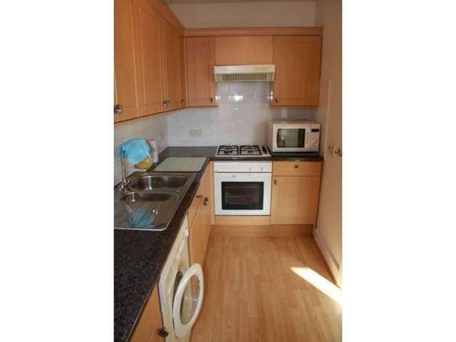  Image of 2 bedroom Flat to rent in Upper Street London N1 at London, N1 2UQ