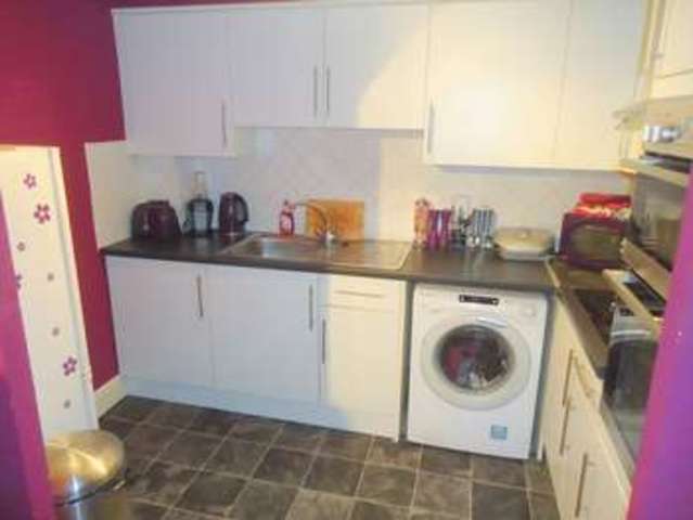  Image of 2 bedroom Flat for sale in Valley Green Hemel Hempstead HP2 at Valley Green  Hemel Hempstead, HP2 7RQ