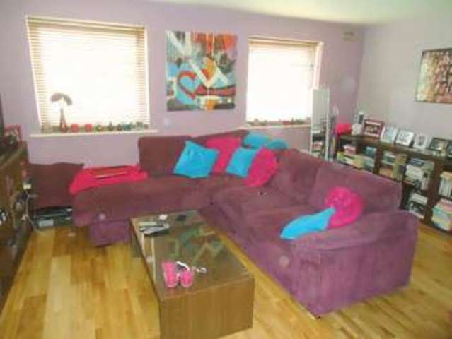  Image of 2 bedroom Flat for sale in Valley Green Hemel Hempstead HP2 at Valley Green  Hemel Hempstead, HP2 7RQ