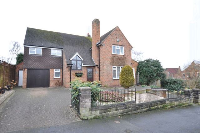  Image of 4 bedroom Detached house for sale in Walford Road Rolleston-on-Dove Burton-on-Trent DE13 at Walford Road Rolleston-On-Dove Burton-On-Trent, DE13 9AP