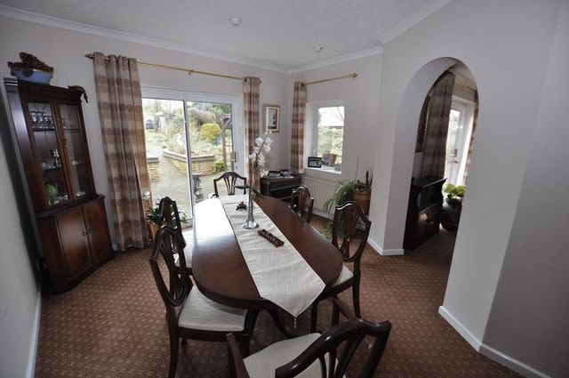  Image of 4 bedroom Detached house for sale in Walford Road Rolleston-on-Dove Burton-on-Trent DE13 at Walford Road Rolleston-On-Dove Burton-On-Trent, DE13 9AP