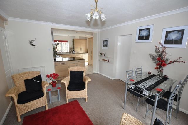  Image of 4 bedroom Detached house for sale in Walford Road Rolleston-on-Dove Burton-on-Trent DE13 at Walford Road Rolleston-On-Dove Burton-On-Trent, DE13 9AP