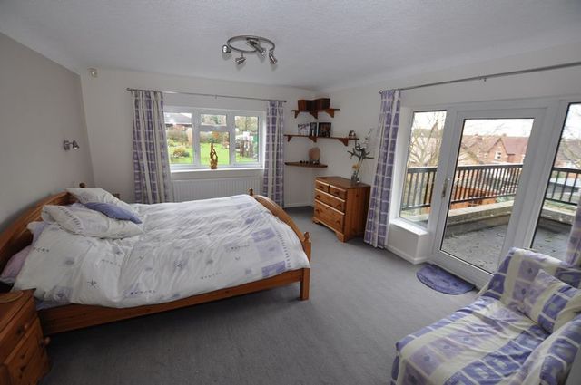  Image of 4 bedroom Detached house for sale in Walford Road Rolleston-on-Dove Burton-on-Trent DE13 at Walford Road Rolleston-On-Dove Burton-On-Trent, DE13 9AP