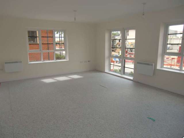  Image of 2 bedroom Apartment to rent in Wallis Square Farnborough GU14 at Wallis Square  Farnborough, GU14 7GT