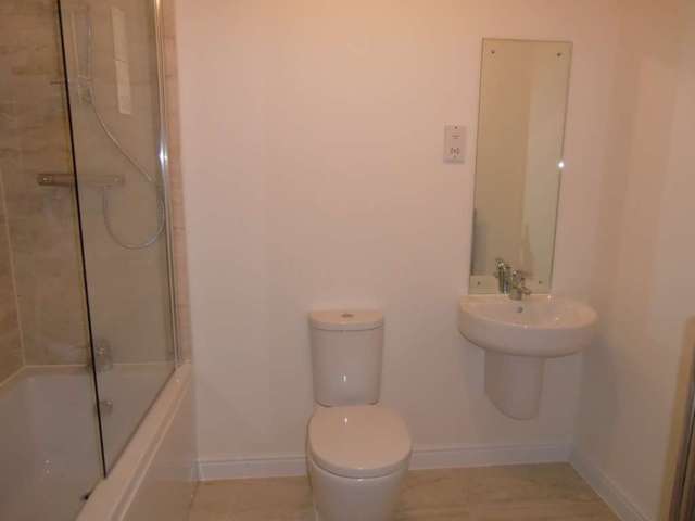  Image of 2 bedroom Apartment to rent in Wallis Square Farnborough GU14 at Wallis Square  Farnborough, GU14 7GT