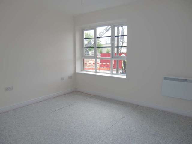  Image of 2 bedroom Apartment to rent in Wallis Square Farnborough GU14 at Wallis Square  Farnborough, GU14 7GT