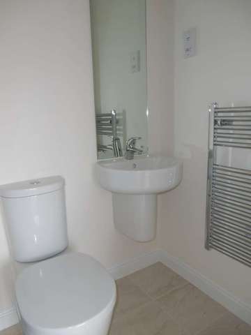  Image of 2 bedroom Apartment to rent in Wallis Square Farnborough GU14 at Wallis Square  Farnborough, GU14 7GT