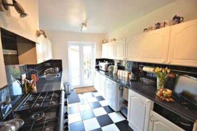  Image of 4 bedroom Detached house for sale in Warner Crescent Didcot OX11 at Warner Crescent  Didcot, OX11 8JY