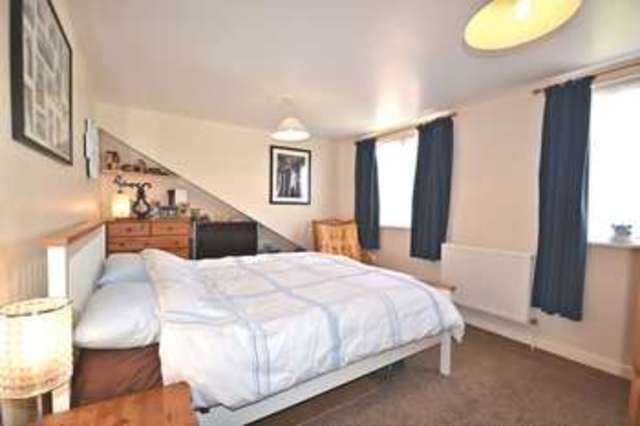  Image of 4 bedroom Detached house for sale in Warner Crescent Didcot OX11 at Warner Crescent  Didcot, OX11 8JY