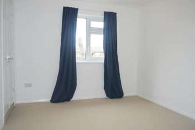  Image of 1 bedroom Flat for sale in Warren View Leicester LE4 at Warren View  Thurmaston, LE4 9WZ
