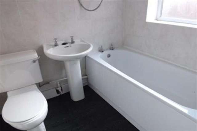  Image of 3 bedroom Detached house to rent in Welbeck Street Warsop Mansfield NG20 at Mansfield, NG20 0NA