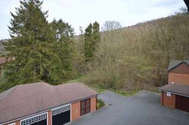  Image of 2 bedroom Flat for sale in Scarlett Avenue Halton Camp Aylesbury HP22 at Scarlett Avenue  Wendover, HP22 5FB