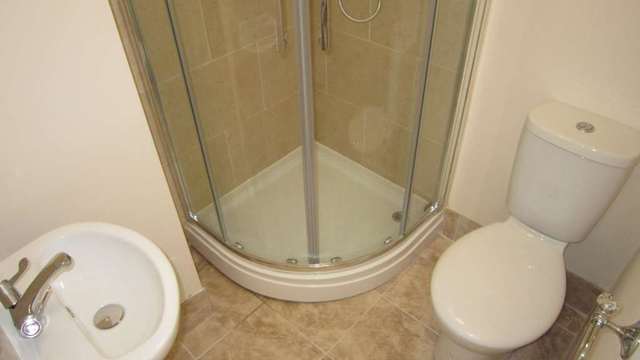  Image of 1 bedroom Studio flat to rent in West Parade Lincoln LN1 at West Parade  Lincoln, LN1 1QS
