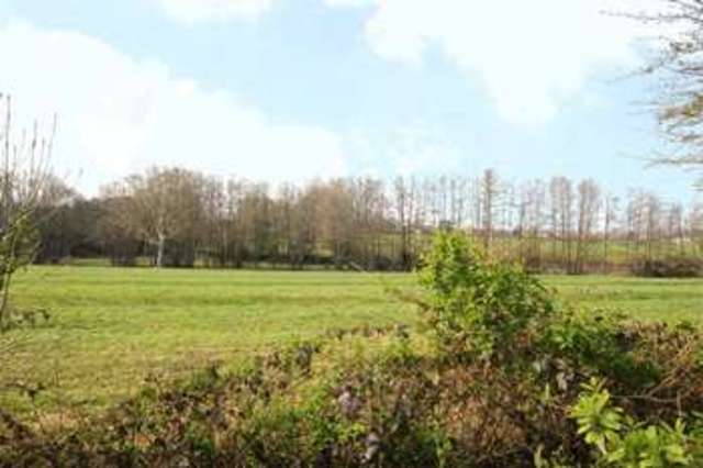  Image of 3 bedroom Property for sale in School Road West Wellow Romsey SO51 at School Road West Wellow Romsey, SO51 6AR