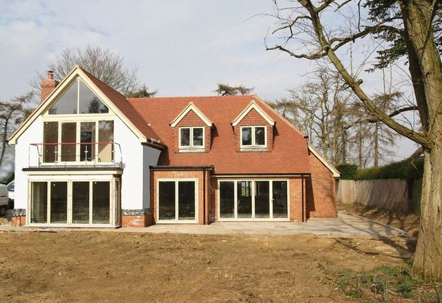  Image of 4 bedroom Detached house for sale in Old Road Wheatley Oxford OX33 at 75 Old Road Wheatley Oxford, OX33 1NX