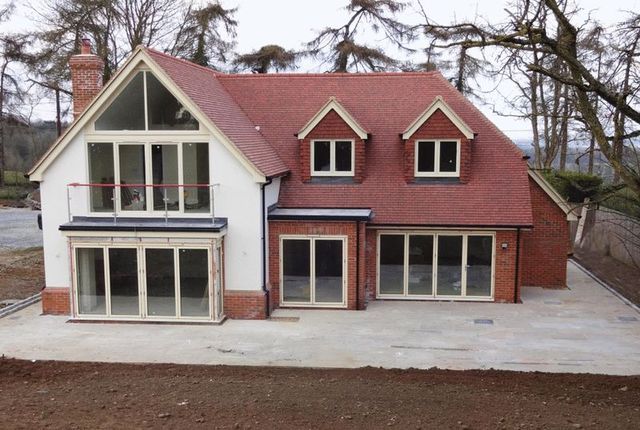  Image of 4 bedroom Detached house for sale in Old Road Wheatley Oxford OX33 at 75 Old Road Wheatley Oxford, OX33 1NX