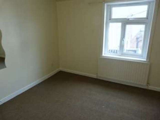  Image of 2 bedroom Terraced house to rent in Whetstone Hill Lane Oldham OL1 at Whetstone Hill Lane  Oldham, OL1 4HS
