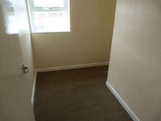  Image of 2 bedroom Terraced house to rent in Whetstone Hill Lane Oldham OL1 at Whetstone Hill Lane  Oldham, OL1 4HS