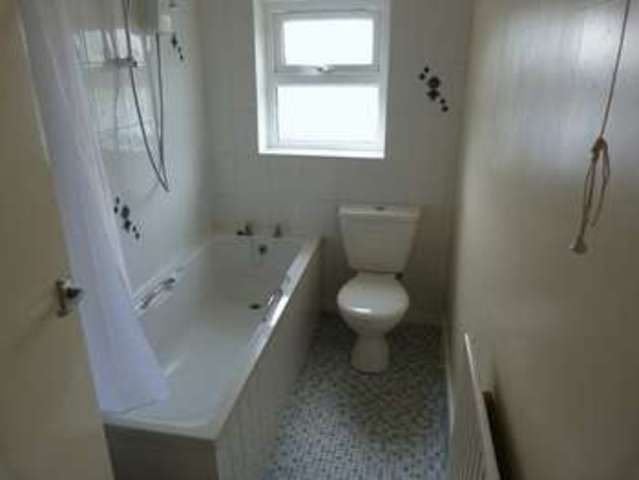  Image of 2 bedroom Terraced house to rent in Whetstone Hill Lane Oldham OL1 at Whetstone Hill Lane  Oldham, OL1 4HS