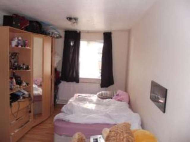 Image of 4 bedroom Terraced house for sale in Wimbledon Place Bradwell Common Milton Keynes MK13 at Bradwell Common Milton Keynes Bradwell, MK13 8BQ