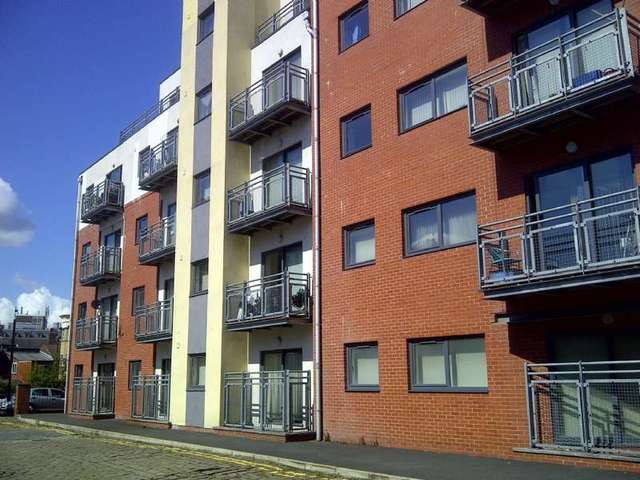  Image of 2 bedroom Flat to rent in Clive Street Bolton BL1 at Bolton, BL1 1AP