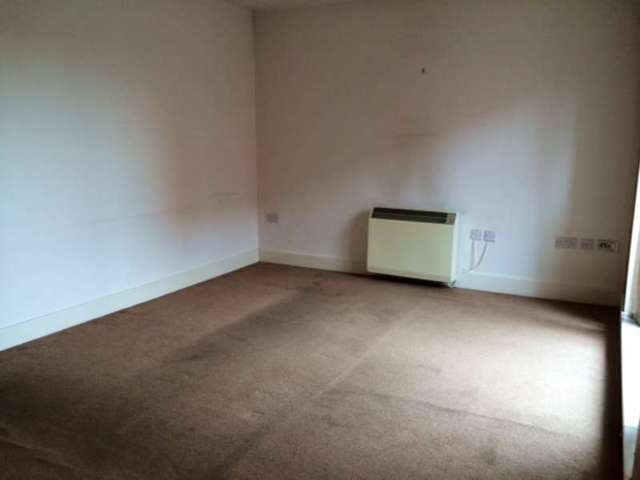  Image of 2 bedroom Flat to rent in Clive Street Bolton BL1 at Bolton, BL1 1AP