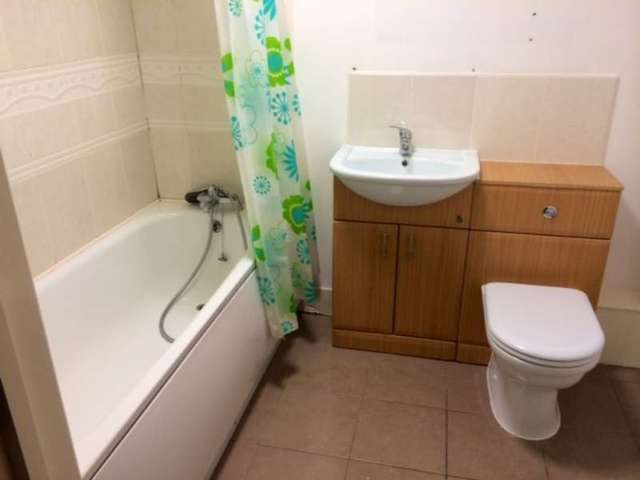  Image of 2 bedroom Flat to rent in Clive Street Bolton BL1 at Bolton, BL1 1AP