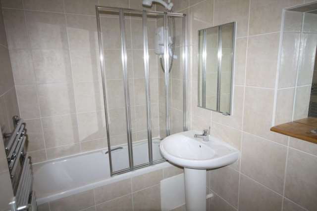  Image of 2 bedroom Apartment to rent in Buxton Road Stockport SK2 at Heaviley Stockport, SK2 7AE