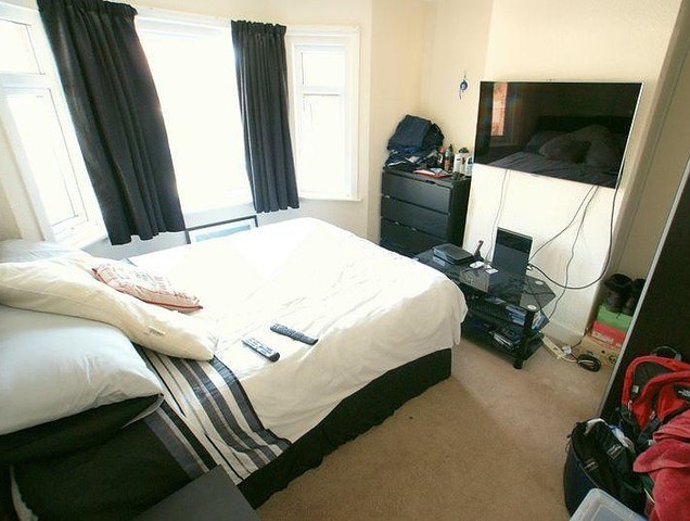 Image of 3 bedroom Detached house to rent in Stanton Road Bournemouth BH10 at Bournemouth, BH10 5DS