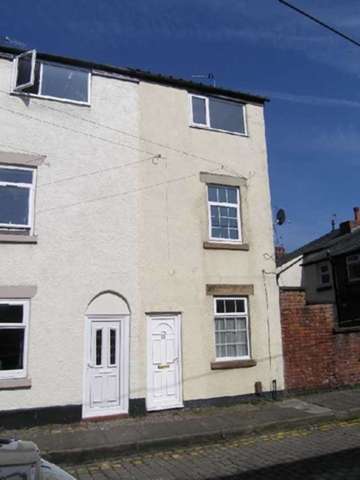  Image of 3 bedroom Town House to rent in Hope Street West Macclesfield SK10 at Hope Street West  MACCLESFIELD, SK10 1BE