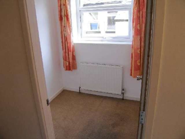  Image of 3 bedroom Town House to rent in Hope Street West Macclesfield SK10 at Hope Street West  MACCLESFIELD, SK10 1BE