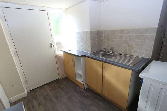  Image of 2 bedroom Terraced house to rent in Adwick Place Burley Leeds LS4 at Adwick Place  Leeds, LS4 2RA